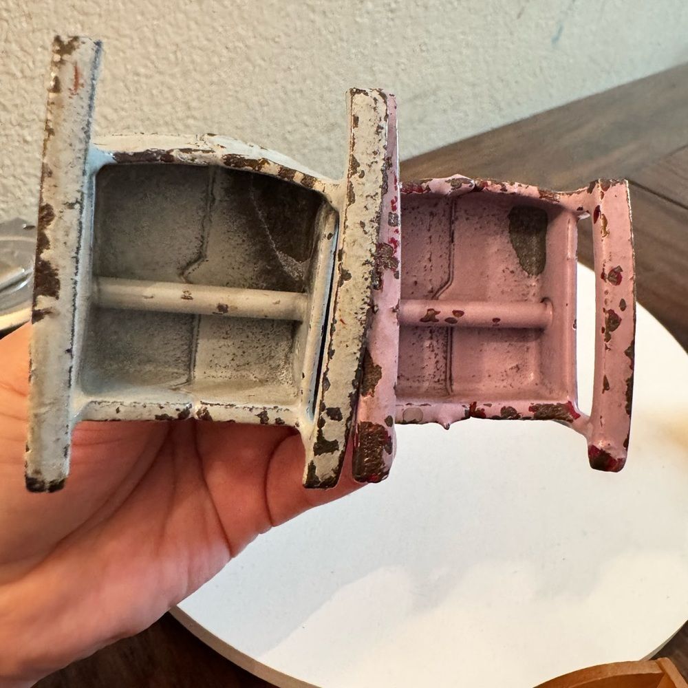 Set of 2 Kilgore Cast Iron Dollhouse Rocking Chairs, Depression Era Toys, Arcade - Picture 4 of 8